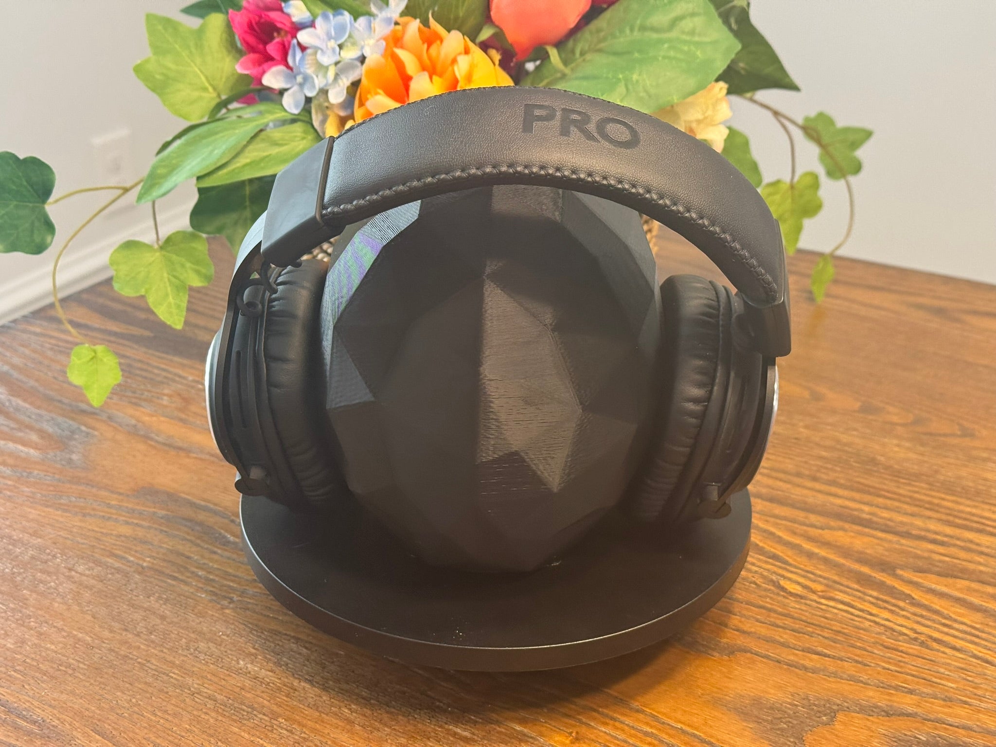 3D Printed Low Poly Skull Headset Stand: PLA Bioplastic by Pencil Short Designs LLC